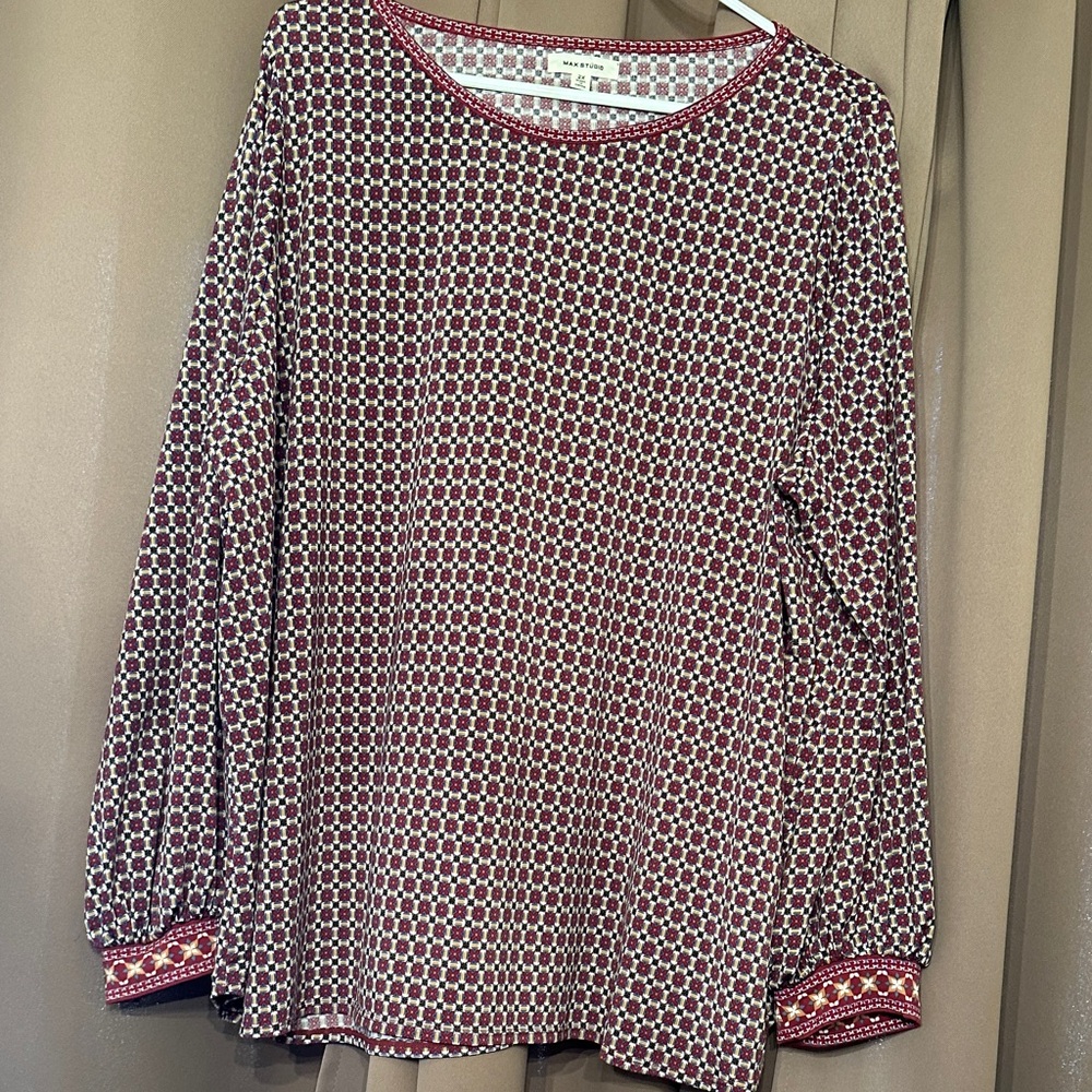 Max Studio Woman’s Long Sleeve 2x Burgundy print shirt